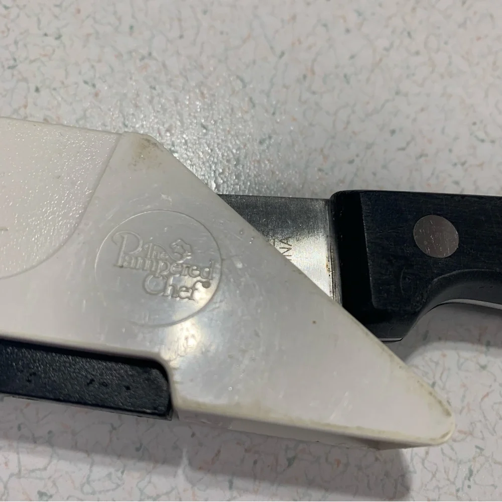 Pampered Chef 6” Chef's Knife with Self Sharpening Case Sheath Retired Item